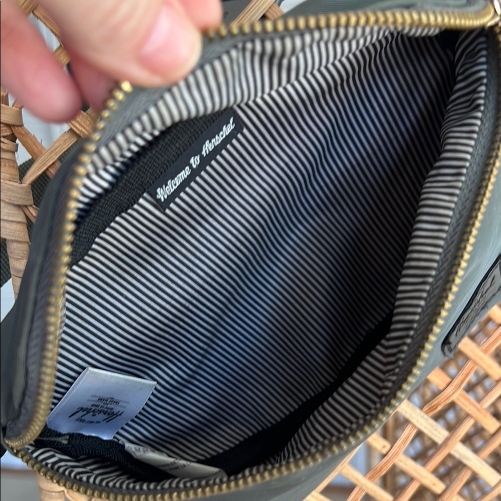 Herschel Supply Company Green Belt Bag with Adjustable Strap - Picture 3 of 4